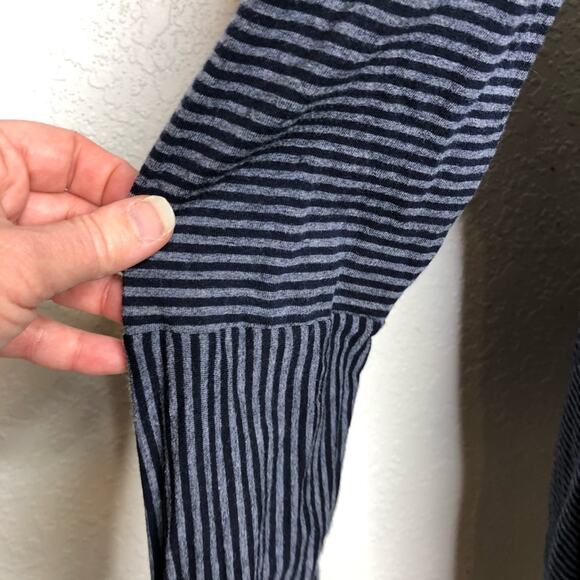 Cabi Wonder Tee navy gray striped long sleeve knit top size Medium #3808 - Picture 11 of 13